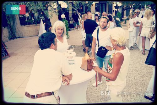 BIZ-and-Bises-15-garden-party-64